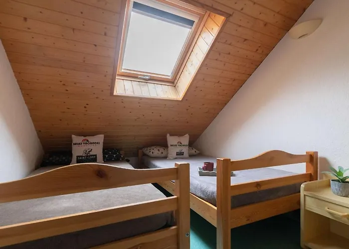 Calme, 8 Personnes, Proche Centre, Parking, Lary Soulan - Fr-1-296-169 Apartment *