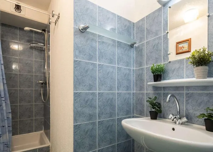 Calme, 8 Personnes, Proche Centre, Parking, Lary Soulan - Fr-1-296-169 Apartment